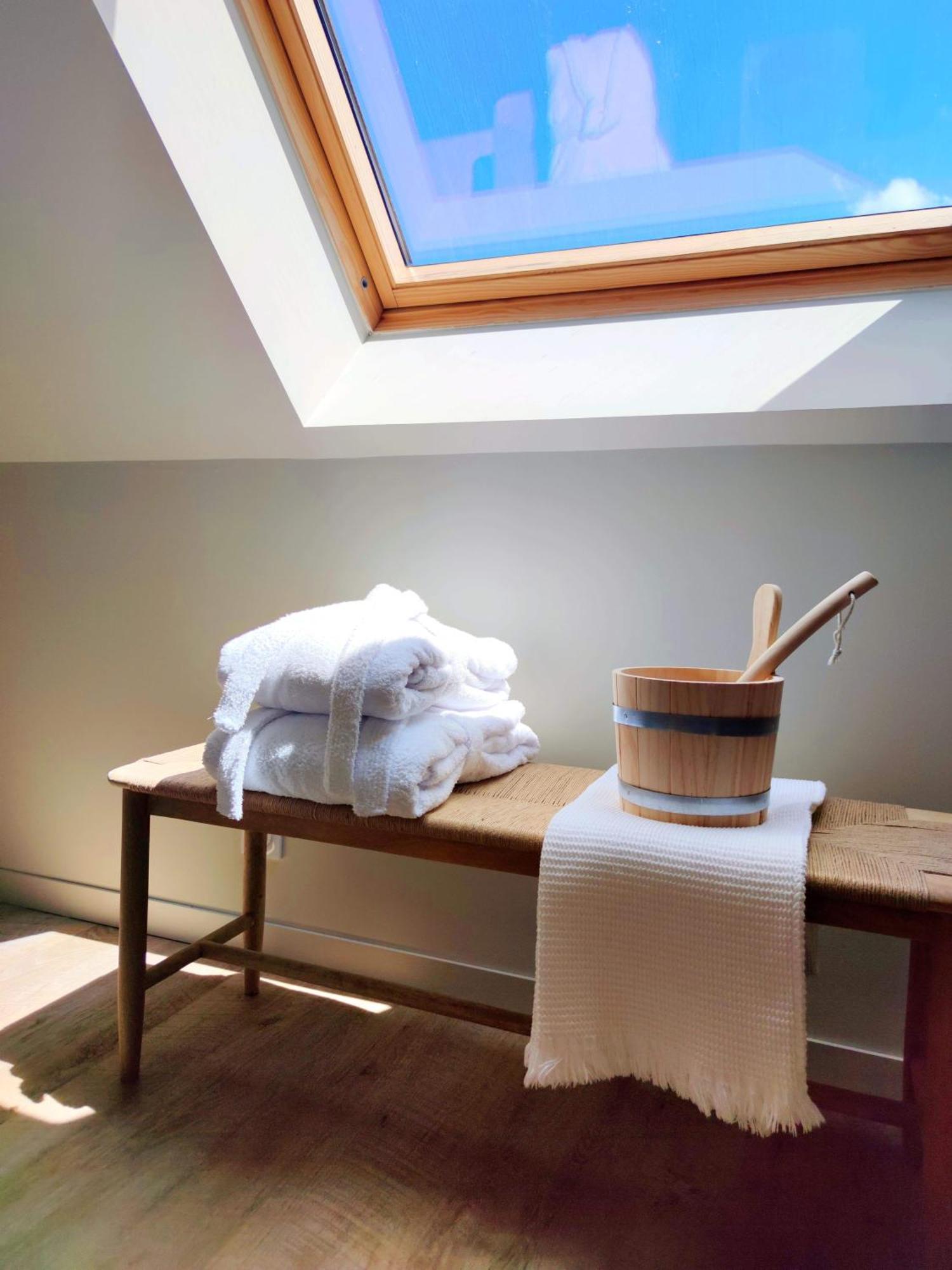 La Douce Halte - Gites Avec Spa Ou Sauna Saint-Ouen-Des-Toits Luaran gambar